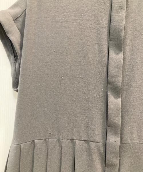 SHIPS any（シップスエニィ）SHIPS any (シップスエニィ) ジョーゼットプリーツフレンチスリーブワンピ グレー サイズ:Fの古着・服飾アイテム