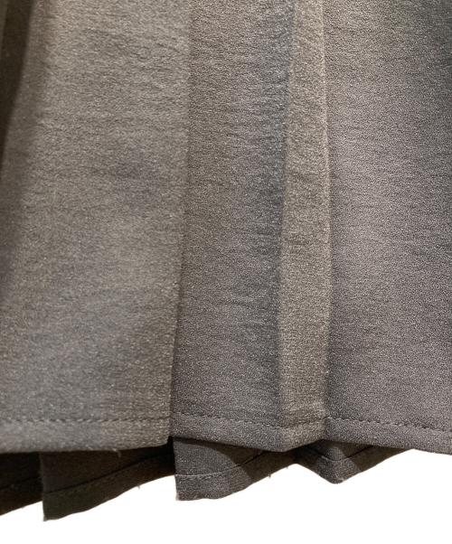 SHIPS any（シップスエニィ）SHIPS any (シップスエニィ) ジョーゼットプリーツフレンチスリーブワンピ グレー サイズ:Fの古着・服飾アイテム