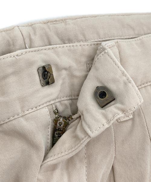FARAH（ファーラー）FARAH (ファーラー) Two-tuck Wide Tapered Pants ベージュ サイズ:32の古着・服飾アイテム