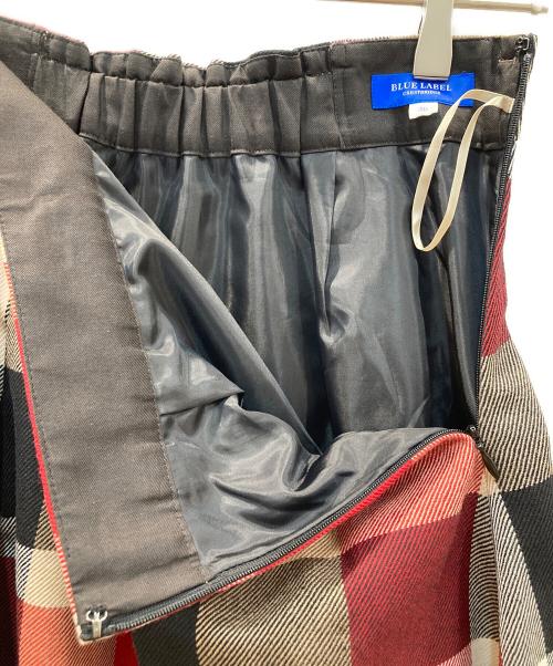 BLUE LABEL CRESTBRIDGE（ブルーレーベルクレストブリッジ）BLUE LABEL CRESTBRIDGE (ブルーレーベルクレストブリッジ) スカート レッド サイズ:38の古着・服飾アイテム