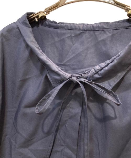 UNITED ARROWS TOKYO（ユナイテッドアローズトウキョウ）UNITED ARROWS TOKYO (ユナイテッドアローズトウキョウ) フリルカラー フレアスリーブ ブラウス ネイビー サイズ:ーの古着・服飾アイテム