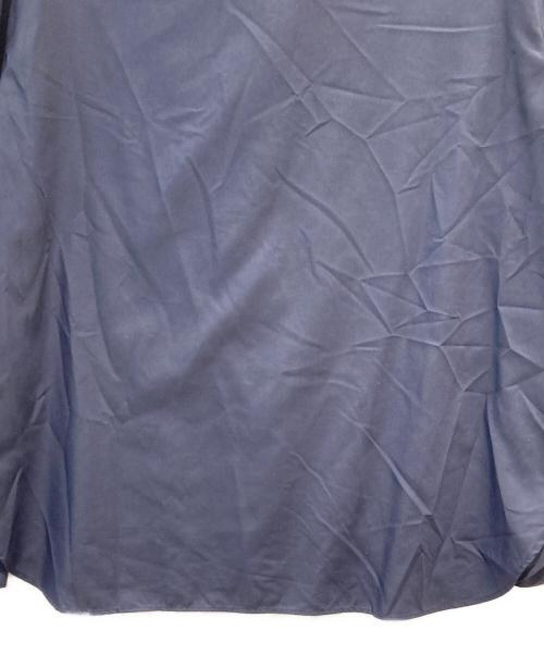 UNITED ARROWS TOKYO（ユナイテッドアローズトウキョウ）UNITED ARROWS TOKYO (ユナイテッドアローズトウキョウ) フリルカラー フレアスリーブ ブラウス ネイビー サイズ:ーの古着・服飾アイテム