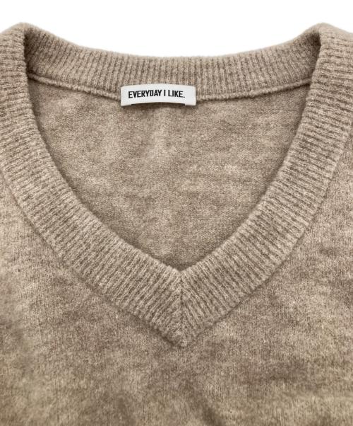 EVERYDAY I LIKE.（エヴリデイ アイ ライク）EVERYDAY I LIKE. (エヴリデイ アイ ライク) ウールカシミヤブレンドニット ベージュ サイズ:-の古着・服飾アイテム
