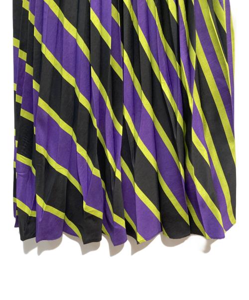 UN3D.（アンスリード）UN3D. (アンスリード) オリガミボーダースカート グリーン×パープル サイズ:36 未使用品の古着・服飾アイテム