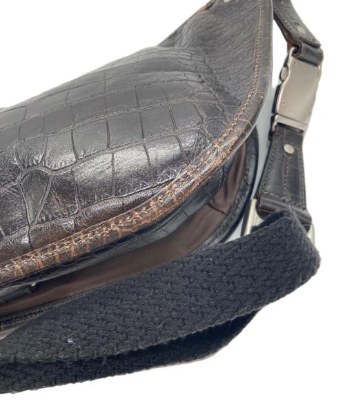 aniary（アニアリ）aniary (アニアリ) ボディーバッグ ブラウンの古着・服飾アイテム