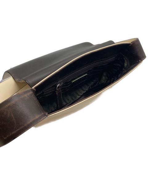 PRADA（プラダ）PRADA (プラダ) レザーショルダーバッグ ベージュの古着・服飾アイテム
