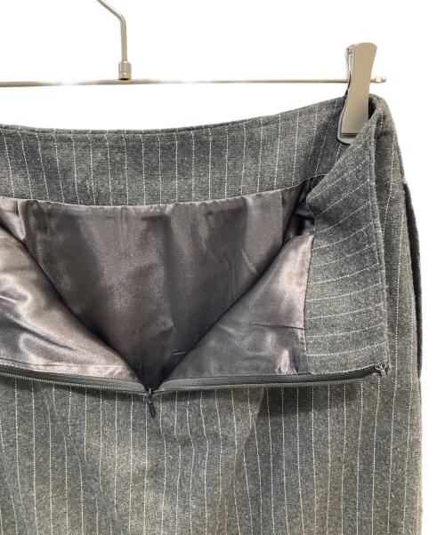 RIM.ARK（リムアーク）RIM.ARK (リムアーク) Mannish stripe pencil SK グレー サイズ:38の古着・服飾アイテム