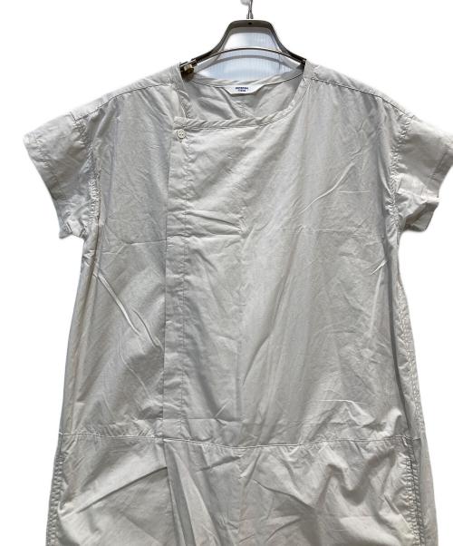 universal tissu（ユニバーサルティシュ）universal tissu (ユニバーサルティシュ) ナチュラルタイプライターハーフスリーブ3Dオールインワン ベージュ サイズ:ーの古着・服飾アイテム