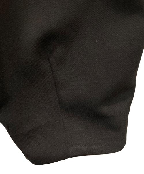 CLANE（クラネ）CLANE (クラネ) ASYMMETRY ARCH CUT TOPS ブラック サイズ:2の古着・服飾アイテム