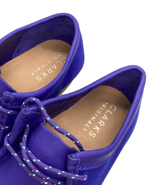 CLARKS（クラークス）CLARKS (クラークス) ワラビー パープル サイズ:UK8の古着・服飾アイテム