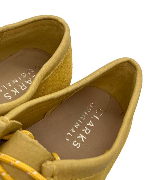 CLARKS（クラークス）CLARKS (クラークス) ワラビー イエロー サイズ:26.5の古着・服飾アイテム