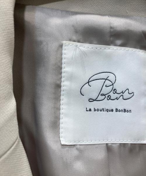 La boutique BonBon（ラブティックボンボン）La boutique BonBon (ラブティックボンボン) メタル釦ダブルジャケット ベージュ サイズ:ーの古着・服飾アイテム