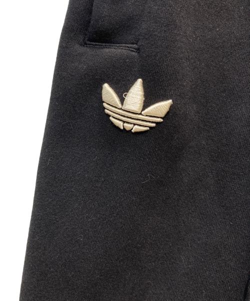 adidas（アディダス）adidas (アディダス) NEUCLASSICS トラックパンツ ブラック サイズ:Ｓの古着・服飾アイテム