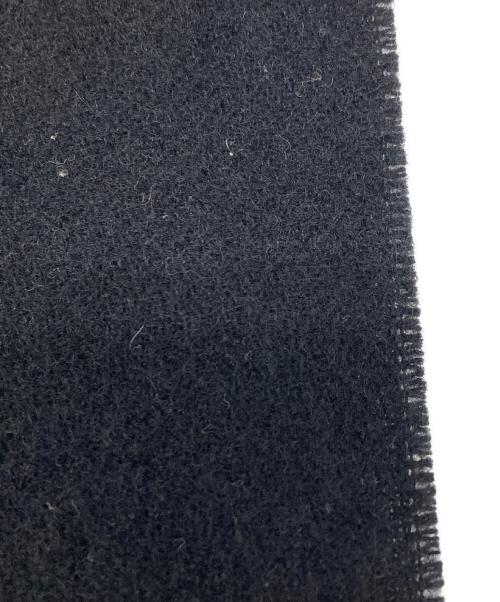 AMI Alexandre Mattiussi（アミアレクサンドルマテュッシ）AMI Alexandre Mattiussi (アミアレクサンドルマテュッシ) スモールロゴワッペンマフラー ブラックの古着・服飾アイテム