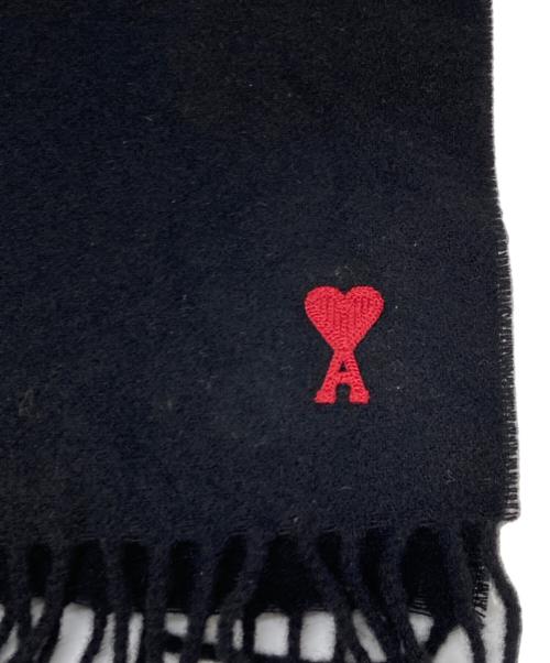 AMI Alexandre Mattiussi（アミアレクサンドルマテュッシ）AMI Alexandre Mattiussi (アミアレクサンドルマテュッシ) スモールロゴワッペンマフラー ブラックの古着・服飾アイテム