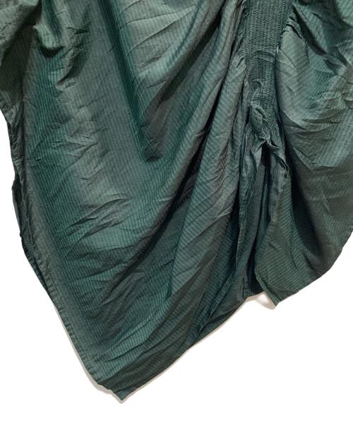 ISSEY MIYAKE FETE（イッセイミヤケフェット）ISSEY MIYAKE FETE (イッセイミヤケフェット) 変形ブラウス グリーン サイズ:2の古着・服飾アイテム