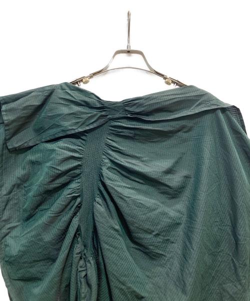 ISSEY MIYAKE FETE（イッセイミヤケフェット）ISSEY MIYAKE FETE (イッセイミヤケフェット) 変形ブラウス グリーン サイズ:2の古着・服飾アイテム