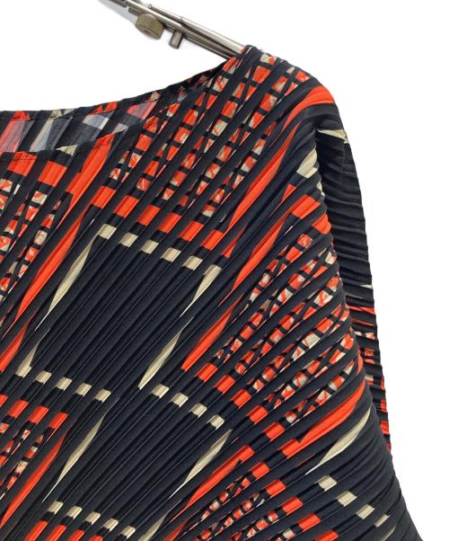 ISSEY MIYAKE（イッセイミヤケ）ISSEY MIYAKE (イッセイミヤケ) プリーツブラウス ブラック×オレンジ サイズ:2の古着・服飾アイテム
