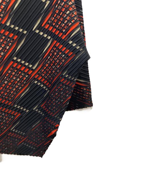 ISSEY MIYAKE（イッセイミヤケ）ISSEY MIYAKE (イッセイミヤケ) プリーツブラウス ブラック×オレンジ サイズ:2の古着・服飾アイテム