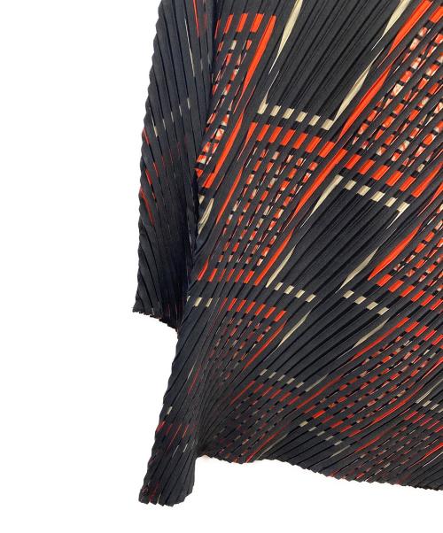 ISSEY MIYAKE（イッセイミヤケ）ISSEY MIYAKE (イッセイミヤケ) プリーツブラウス ブラック×オレンジ サイズ:2の古着・服飾アイテム