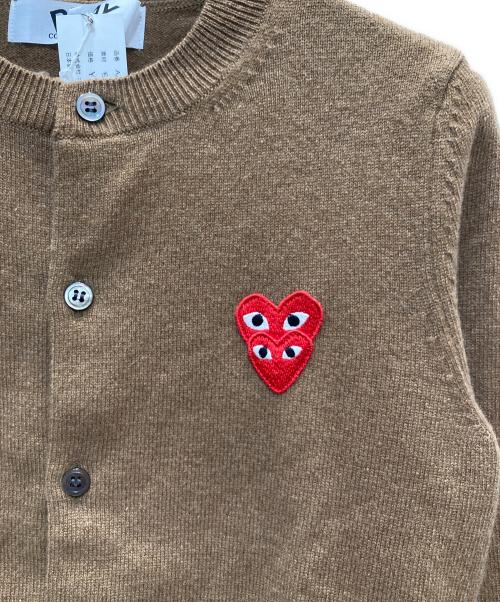PLAY COMME des GARCONS（プレイコムデギャルソン）PLAY COMME des GARCONS (プレイコムデギャルソン) ダブルハートカーディガン ブラウン サイズ:Sの古着・服飾アイテム