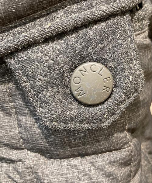 MONCLER（モンクレール）MONCLER (モンクレール) WHITE MOUNTAINEERING (ホワイトマウンテ二アニング) CATOBLEP ダウンジャケット グレーの古着・服飾アイテム