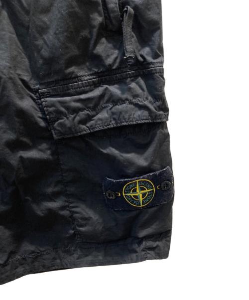 STONE ISLAND（ストーンアイランド）STONE ISLAND (ストーンアイランド) CARGO BERMUDA REGULAR FIT ショートパンツ ブラック サイズ:W30の古着・服飾アイテム
