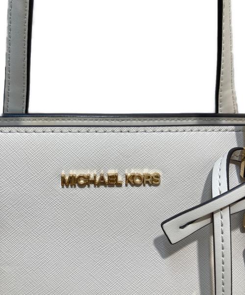 MICHAEL KORS（マイケル・コース）MICHAEL KORS (マイケル・コース) CHARLOTTE 3 IN 1 トート ラージ ベージュの古着・服飾アイテム