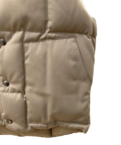 Engineered Garments（エンジニアドガーメンツ）Engineered Garments (エンジニアドガーメンツ) ダウンベスト ベージュ サイズ:XSの古着・服飾アイテム