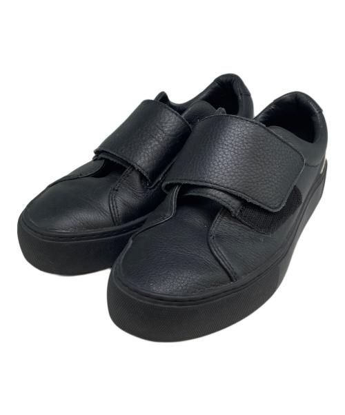 UGG（アグ）UGG (アグ) ベルクロレザースニーカー ブラック サイズ:22.5の古着・服飾アイテム