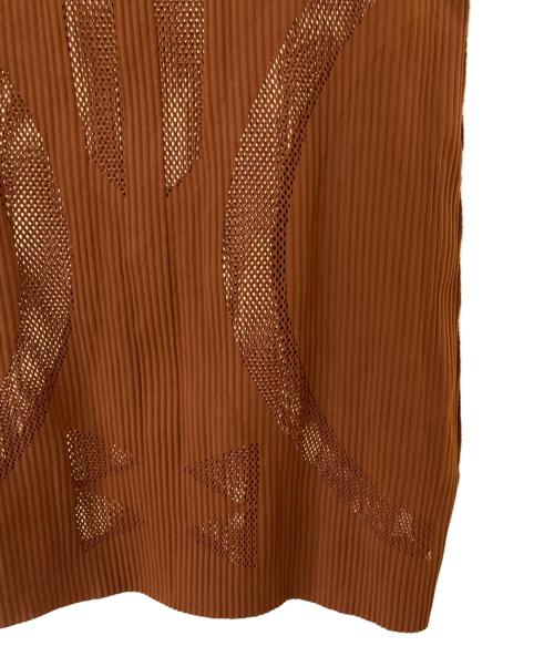 me ISSEY MIYAKE（ミーイッセイ ミヤケ）me ISSEY MIYAKE (ミーイッセイ ミヤケ) プリーツパンチングワンピース ブラウン サイズ:-の古着・服飾アイテム