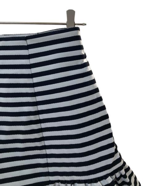 BORDERS at BALCONY（ボーダーズアットバルコニー）BORDERS AT BALCONY (ボーダーズアットバルコニー) BORDER FLARE SKIRT ブラック×ホワイト サイズ:38 未使用品の古着・服飾アイテム