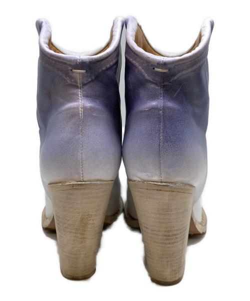 Maison Margiela22（メゾンマルジェラ22）Maison Margiela22 (メゾンマルジェラ22) ROSE EMBOSSED BOOTS ホワイト サイズ:36の古着・服飾アイテム