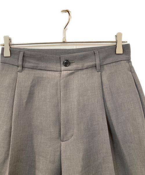 MARW UNITED ARROWS（マルゥ ユナイテッドアローズ）MARW UNITED ARROWS (マルゥ ユナイテッドアローズ) ダブルクロス タック パンツ グレー サイズ:38の古着・服飾アイテム