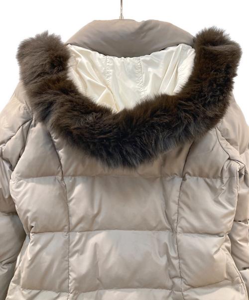 23区（ニジュウサンク）23区 (ニジュウサンク) ブルーフォックスファーリバーシブルダウンコート ホワイト×ベージュ サイズ:38の古着・服飾アイテム