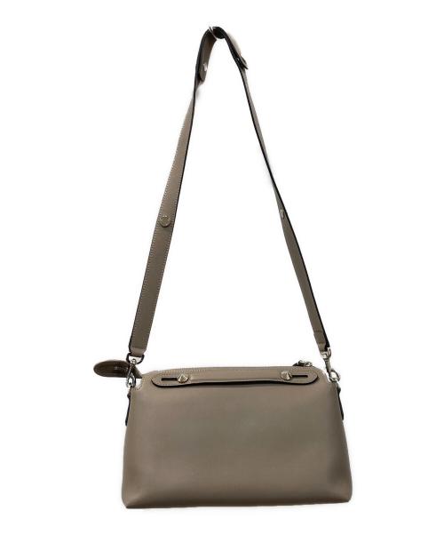 FENDI（フェンディ）FENDI (フェンディ) ショルダーバッグ ベージュの古着・服飾アイテム