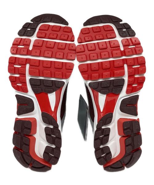 NIKE（ナイキ）NIKE (ナイキ) VOMERO 5 ローカットスニーカー レッド サイズ:26 未使用品の古着・服飾アイテム