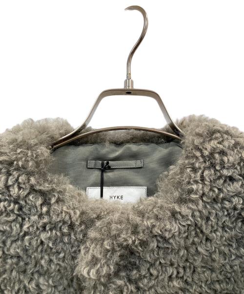 HYKE（ハイク）HYKE (ハイク) FAUX SHEARLING CROPPED VEST グリーン サイズ:F 未使用品の古着・服飾アイテム