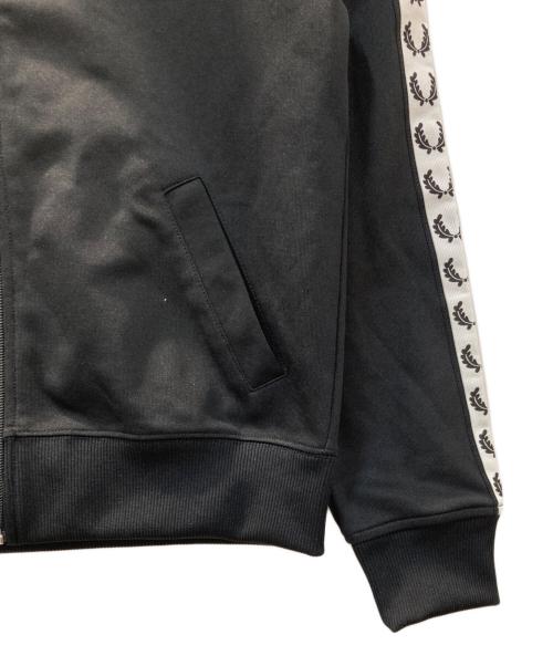 FRED PERRY（フレッドペリー）FRED PERRY (フレッドペリー) TAPED TRACK JACKET ブラック サイズ:10の古着・服飾アイテム