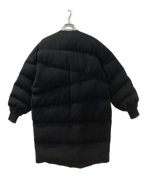 ENFOLD（エンフォルド）ENFOLD (エンフォルド) ダブルサテンMIDIダウン ノーカラーダウンコート ブラック サイズ:36の古着・服飾アイテム