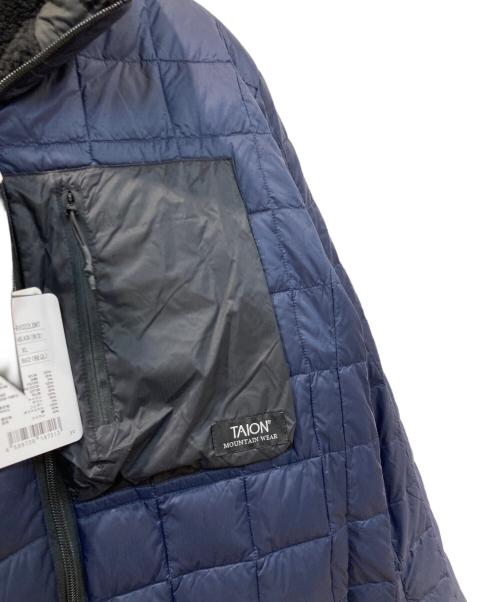 TAION（タイオン）TAION (タイオン) リバーシブル ハイネック ライトダウン×ソフトボア ジャケット ダウンジャケット ネイビー サイズ:XLの古着・服飾アイテム