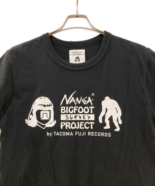 TACOMA FUJI RECORDS（タコマ フジ レコード）TACOMA FUJI RECORDS (タコマ フジ レコード) NANGA (ナンガ) BIGFOOT 30th トリプルネームTシャツ ブラック サイズ:Mの古着・服飾アイテム