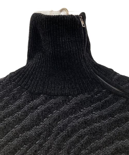 HIDE AWAYS NICOLE（ハイダウェイ二コル）HIDE AWAYS NICOLE (ハイダウェイ二コル) ゼブラ柄衿ファスナータートルネックニット ブラック サイズ:46の古着・服飾アイテム