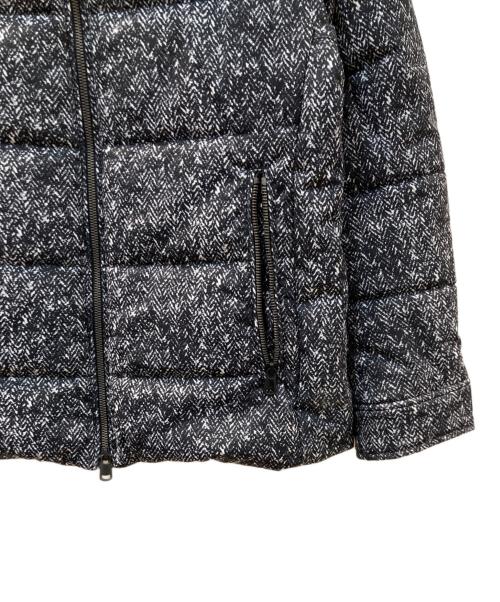 HIDE AWAYS NICOLE（ハイダウェイ二コル）HIDE AWAYS NICOLE (ハイダウェイ二コル) フードプリント中綿ブルゾン ブラック サイズ:46の古着・服飾アイテム