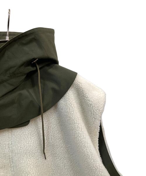 VACHEMENT（ヴァシュモン）VACHEMENT (ヴァシュモン) リサイクルシェルタフタ × ボアベスト アイボリー×グリーン サイズ:FREEの古着・服飾アイテム