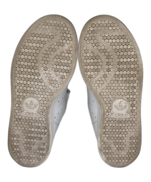 adidas（アディダス）adidas (アディダス) スニーカー ホワイト サイズ:22.5の古着・服飾アイテム