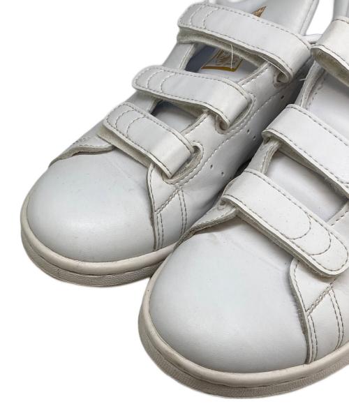 adidas（アディダス）adidas (アディダス) スニーカー ホワイト サイズ:22.5の古着・服飾アイテム