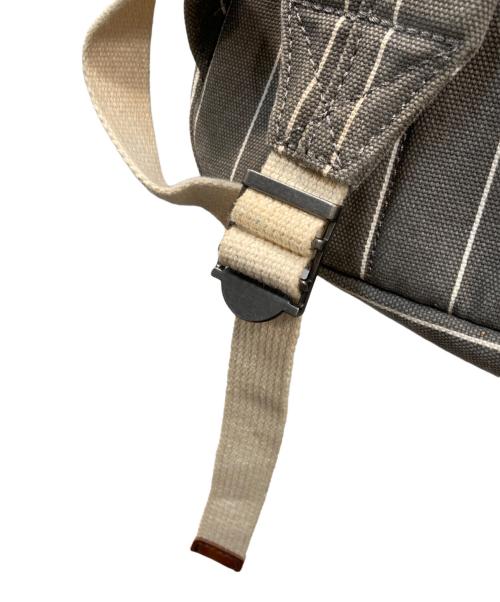 POLO RALPH LAUREN（ポロ・ラルフローレン）POLO RALPH LAUREN (ポロ・ラルフローレン) ロゴワッペンキャンバスリュック グレーの古着・服飾アイテム