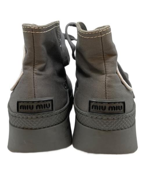 MIU MIU（ミュウミュウ）MIU MIU (ミュウミュウ) ハイカットスニーカー グレー サイズ:36の古着・服飾アイテム