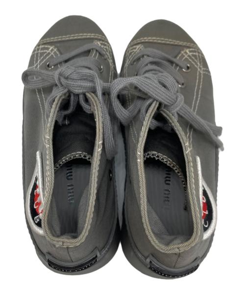 MIU MIU（ミュウミュウ）MIU MIU (ミュウミュウ) ハイカットスニーカー グレー サイズ:36の古着・服飾アイテム